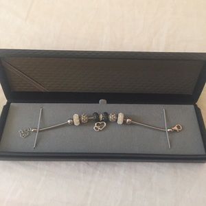 Fiora bracelet with Swarovski charms